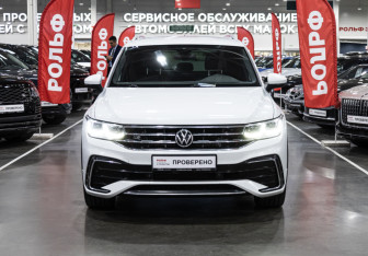 Подержанный автомобиль Volkswagen Tiguan 2021 года (3 фото)