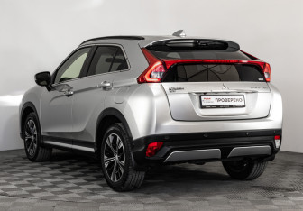 Подержанный автомобиль Mitsubishi Eclipse Cross 2018 года (8 фото)