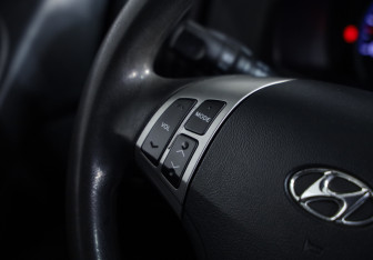 Подержанный автомобиль Hyundai Elantra Sedan 2010 года (11 фото)