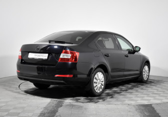 Подержанный автомобиль Skoda Octavia Liftback 2014 года (5 фото)