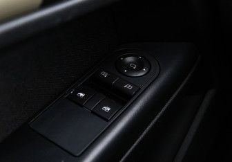 Подержанный автомобиль Opel Astra Hatchback 2008 года (14 фото)