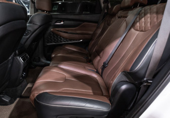 Подержанный автомобиль Hyundai Santa Fe 2021 года (14 фото)