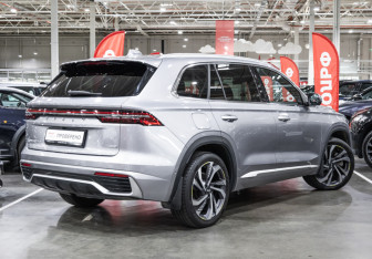 Подержанный автомобиль Geely Monjaro 2024 года (6 фото)