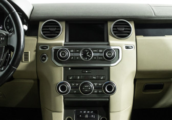 Подержанный автомобиль Land Rover Discovery 2015 года (14 фото)