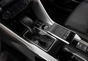 Подержанный автомобиль Mitsubishi Eclipse Cross 2018 года (11 фото)