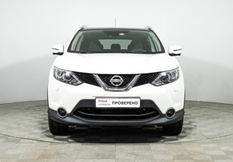 Подержанный автомобиль Nissan Qashqai 2014 года (2 фото)