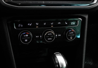 Подержанный автомобиль Volkswagen Tiguan 2019 года (16 фото)