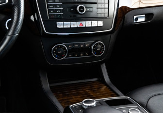 Подержанный автомобиль Mercedes-Benz GLE 2016 года (14 фото)