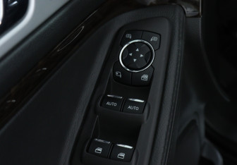 Подержанный автомобиль Ford Explorer 2013 года (17 фото)