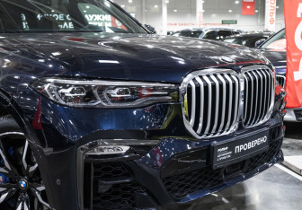 Подержанный автомобиль BMW X7 2021 года (6 фото)