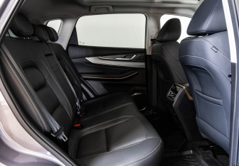 Подержанный автомобиль Exeed LX 2023 года (20 фото)