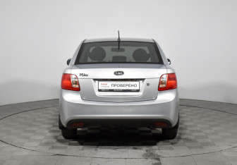 Подержанный автомобиль Kia Rio Sedan 2010 года (6 фото)