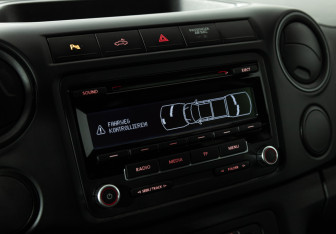 Подержанный автомобиль Volkswagen Amarok 2013 года (15 фото)