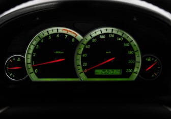 Подержанный автомобиль Chevrolet Captiva 2007 года (16 фото)