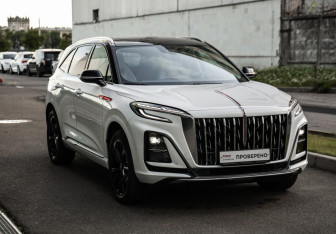 Подержанный автомобиль Hongqi HS3 2024 года (5 фото)