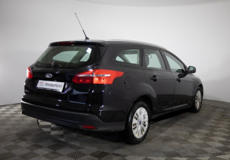 Подержанный автомобиль Ford Focus Wagon 2016 года (5 фото)