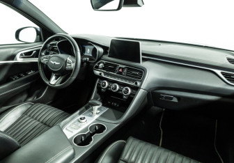 Подержанный автомобиль Genesis G70 2021 года (9 фото)