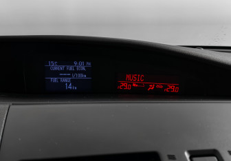 Подержанный автомобиль Mazda 3 Sedan 2011 года (17 фото)