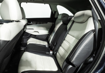 Подержанный автомобиль Kia Sorento 2018 года (10 фото)