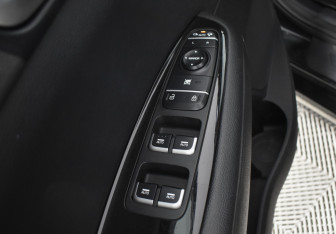 Подержанный автомобиль Kia Optima Sedan 2017 года (19 фото)