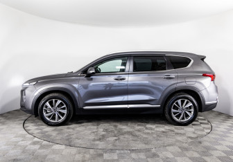 Подержанный автомобиль Hyundai Santa Fe 2020 года (8 фото)