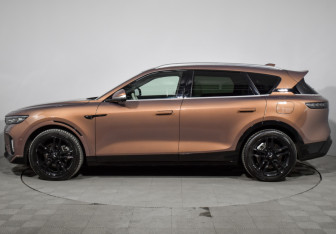 Подержанный автомобиль Voyah Free 2024 года (8 фото)