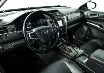 Подержанный автомобиль Toyota Camry Sedan 2017 года (11 фото)