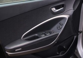 Подержанный автомобиль Hyundai Santa Fe 2012 года (26 фото)