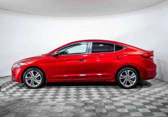 Подержанный автомобиль Hyundai Elantra Sedan 2016 года (8 фото)