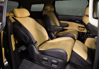 Подержанный автомобиль Kia Carnival 2021 года (32 фото)