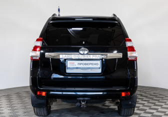 Подержанный автомобиль Toyota Land Cruiser Prado 2015 года (6 фото)