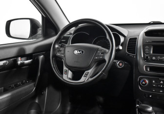 Подержанный автомобиль Kia Sorento 2018 года (14 фото)