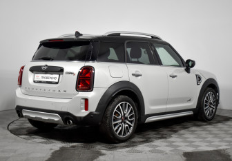 Подержанный автомобиль MINI Countryman 2020 года (5 фото)