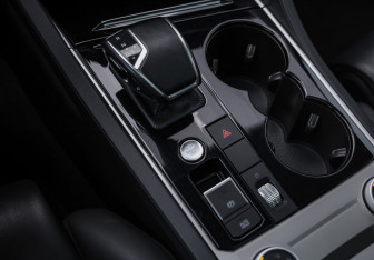 Подержанный автомобиль Volkswagen Touareg 2021 года (20 фото)