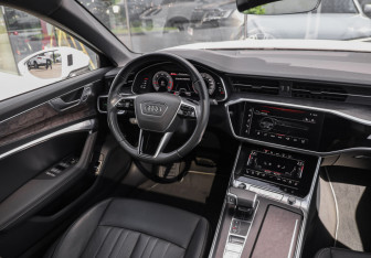 Подержанный автомобиль Audi A6 Sedan 2020 года (13 фото)