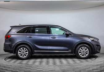 Подержанный автомобиль Kia Sorento 2019 года (4 фото)