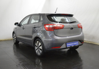 Подержанный автомобиль Kia Rio Hatchback 2014 года (7 фото)