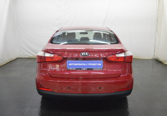 Подержанный автомобиль Kia Cerato Sedan 2014 года (6 фото)