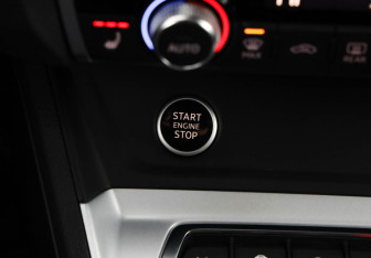 Подержанный автомобиль Audi Q3 2020 года (20 фото)