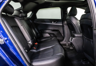 Подержанный автомобиль Kia K5 2020 года (27 фото)