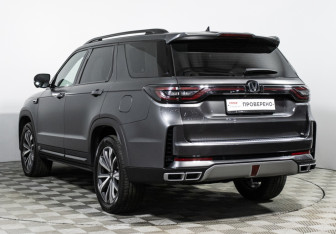 Подержанный автомобиль Changan CS95 2024 года (7 фото)