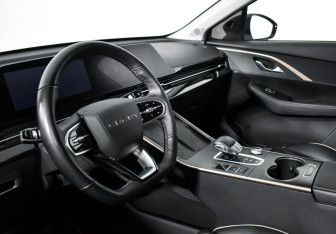 Подержанный автомобиль Omoda C5 2023 года (9 фото)