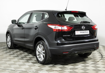 Подержанный автомобиль Nissan Qashqai 2016 года (7 фото)