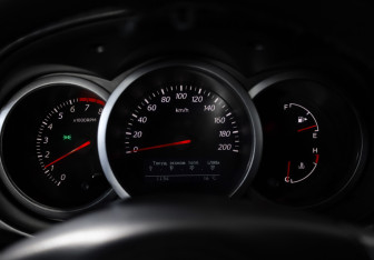 Подержанный автомобиль Suzuki Grand Vitara 2010 года (13 фото)