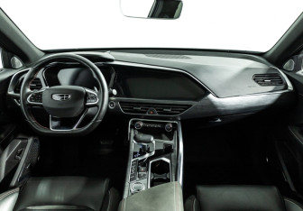 Подержанный автомобиль Geely Tugella 2023 года (13 фото)