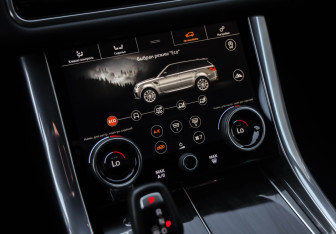 Подержанный автомобиль Land Rover Range Rover Sport 2020 года (19 фото)