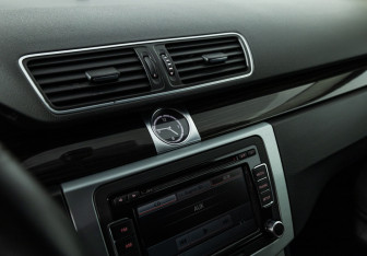 Подержанный автомобиль Volkswagen Passat CC 2013 года (16 фото)