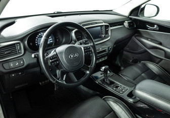 Подержанный автомобиль Kia Sorento 2019 года (11 фото)