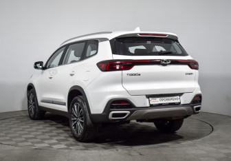 Подержанный автомобиль Chery Tiggo 8 2023 года (7 фото)