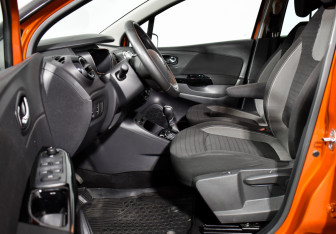 Подержанный автомобиль Renault Kaptur 2018 года (12 фото)